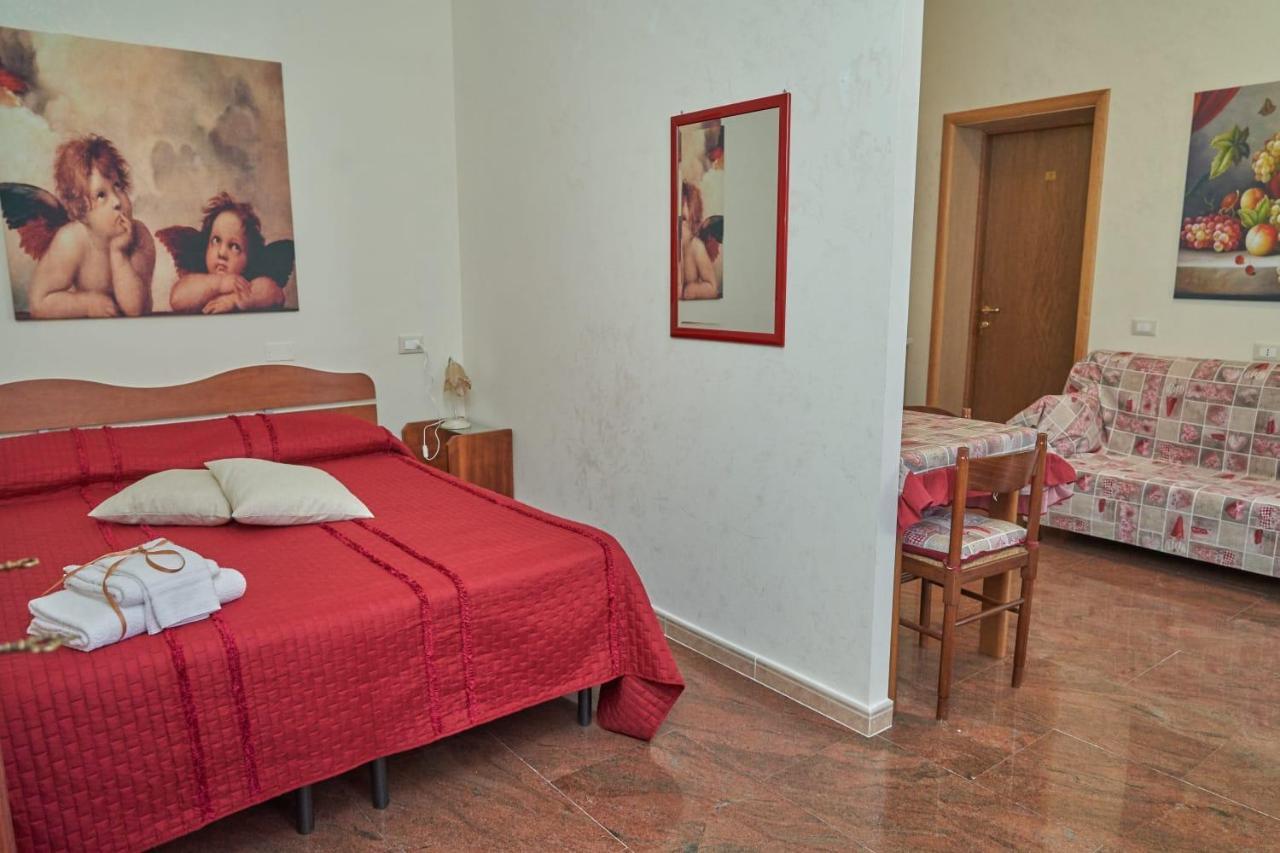 Le Stanze Di Ricci - Affittacamere Low Cost Lesina Exterior photo